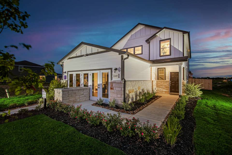 Whitney model exterior from Hiddenbrooke in Seguin by Century Communities